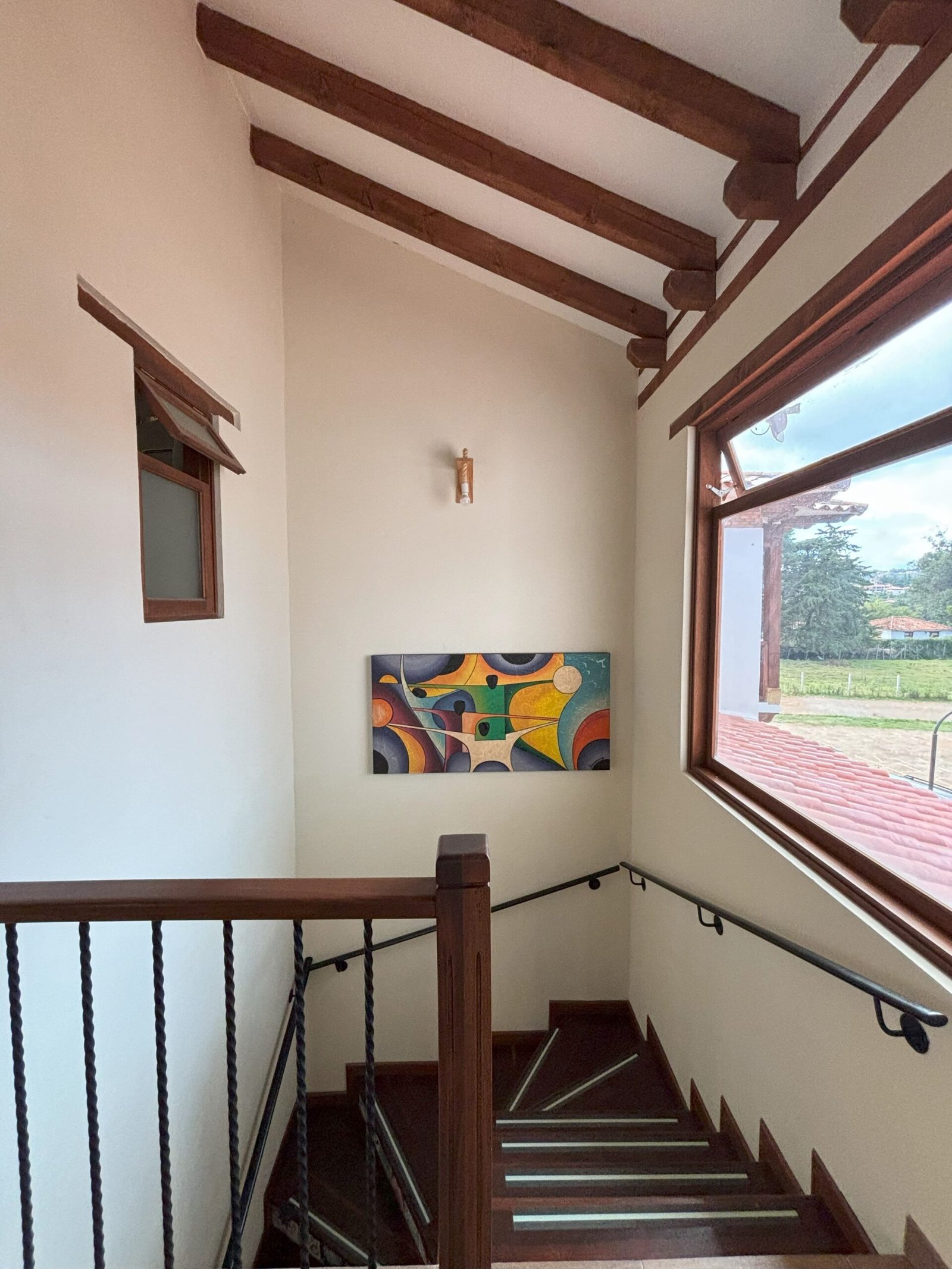vista escaleras segundo piso Casa Vida Villa de Leyva