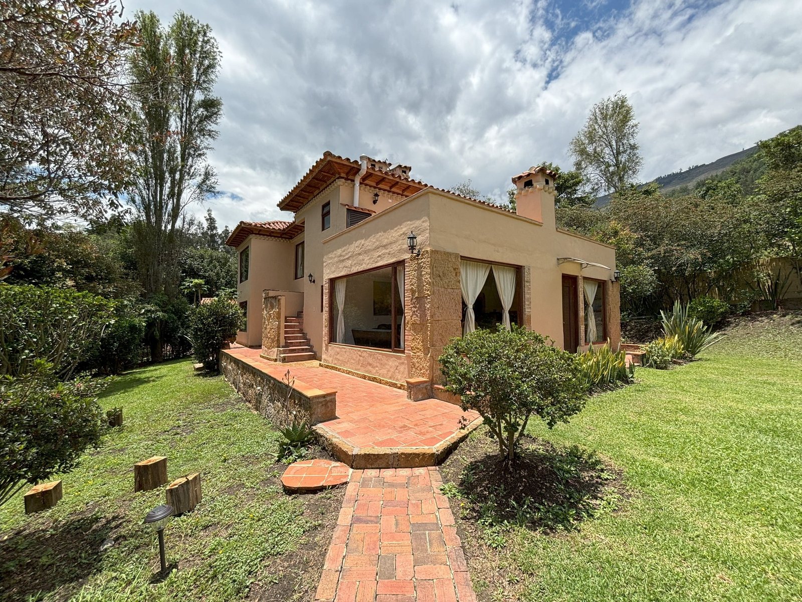 Exterior La Leyenda en Villa de Leyva 